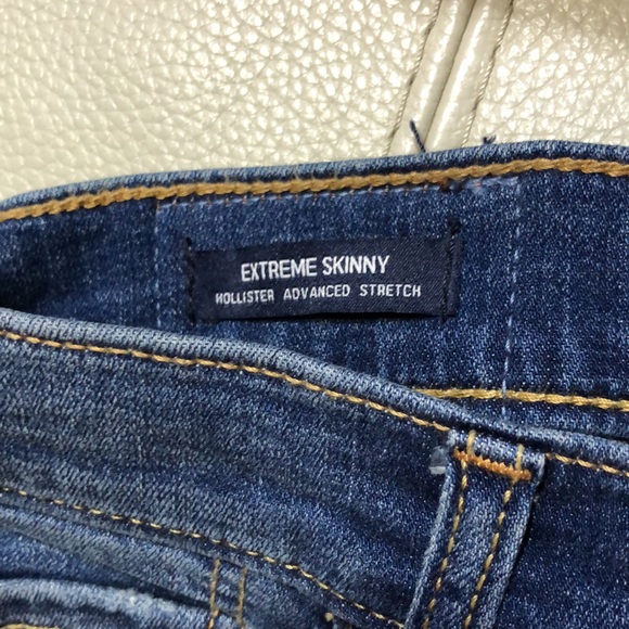 Hollister men's ripped jeans - Picture 3 of 4